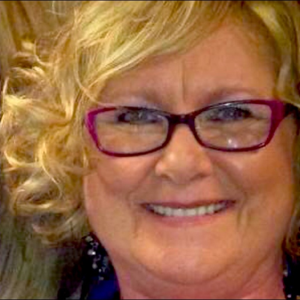 MEET YOUR POSHER—CARMEN PETERS